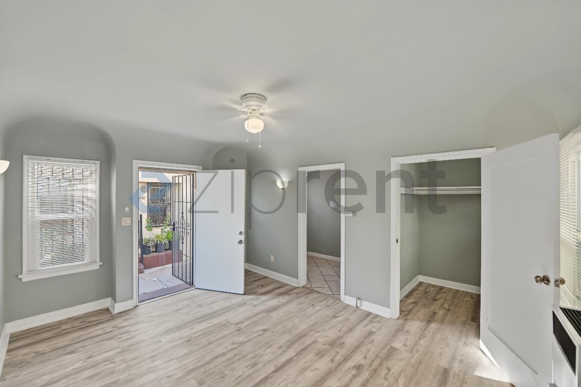 1101 1/4 W 39th St - Photo 4 of 15