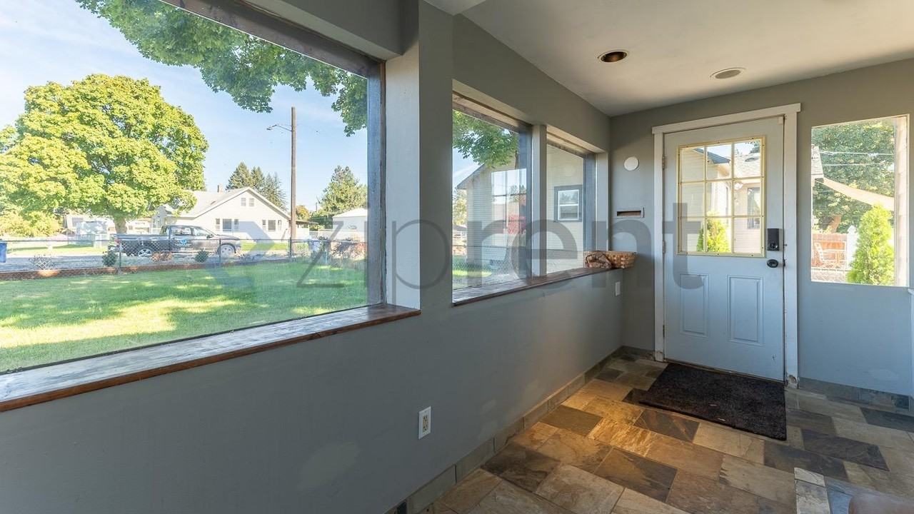 347 W Central Ave - Photo 6 of 33