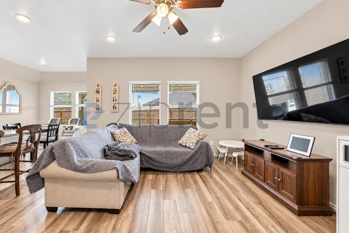 7905 Bullrider Dr - Photo 7 of 25