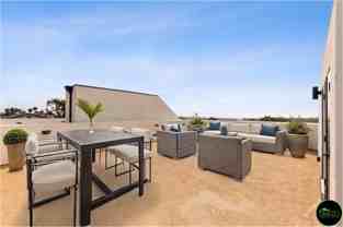 Gorgeous, Spacious Two Bedroom Apartment! - Photo 1 of 1