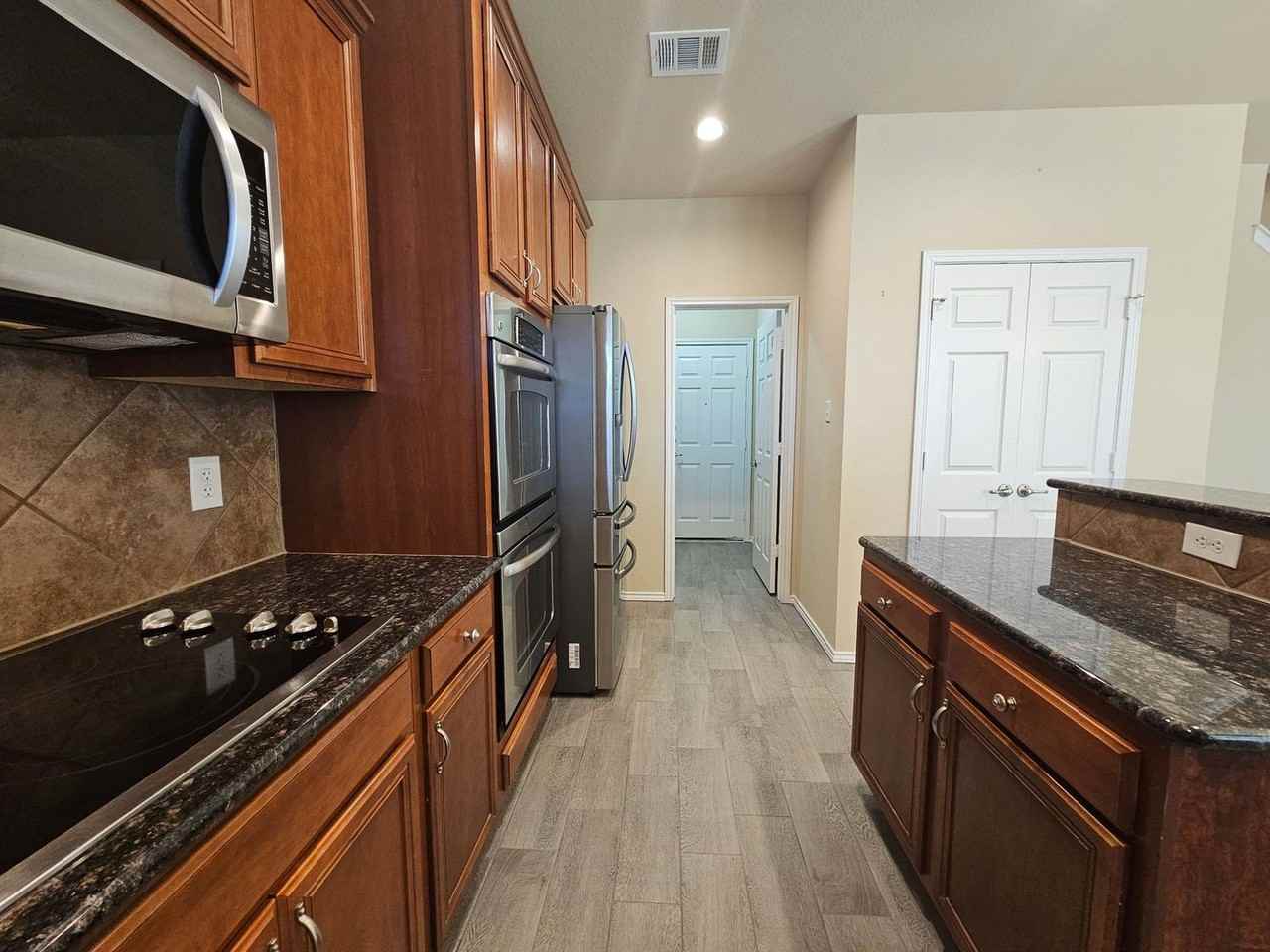 2110 Terry Dr - Photo 7 of 32