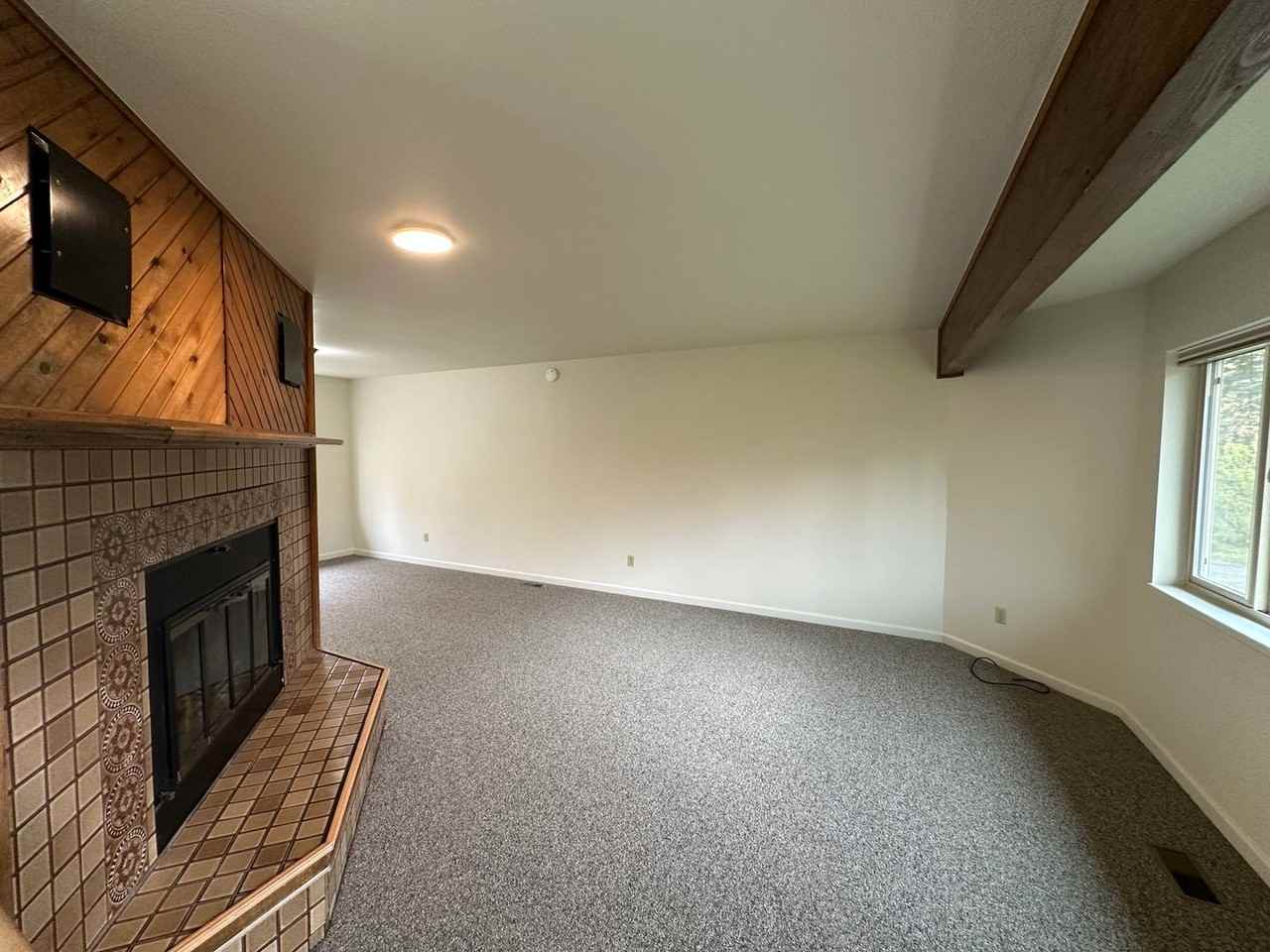 4401 Riverton Ave - Photo 4 of 21