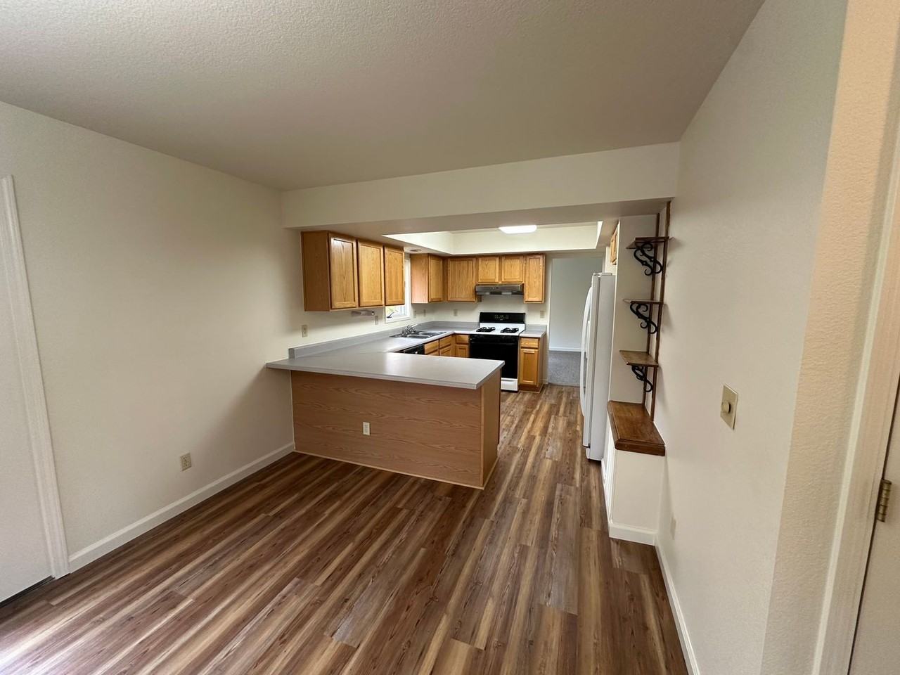4401 Riverton Ave - Photo 7 of 21