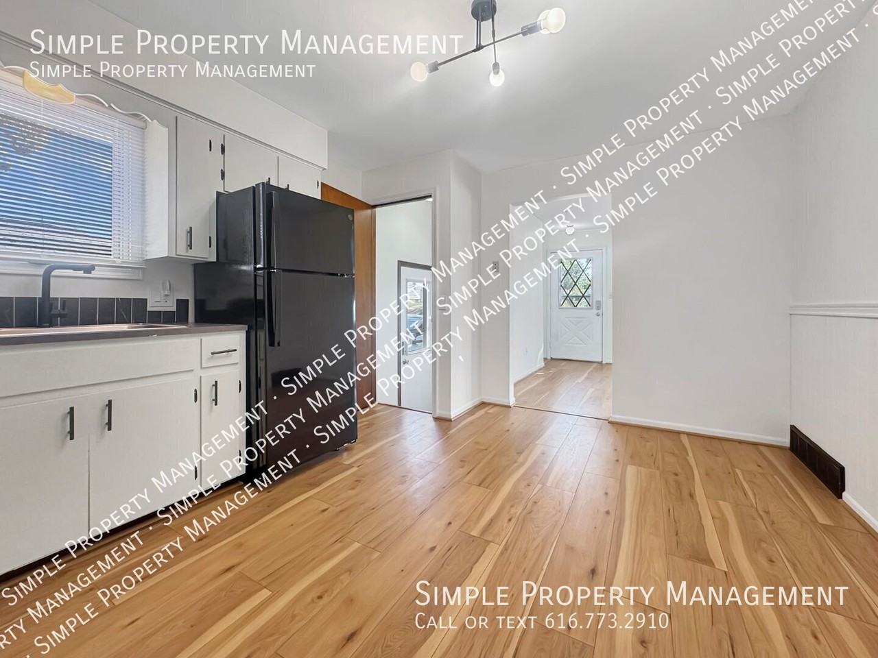 1323 Mason St Ne - Photo 4 of 19
