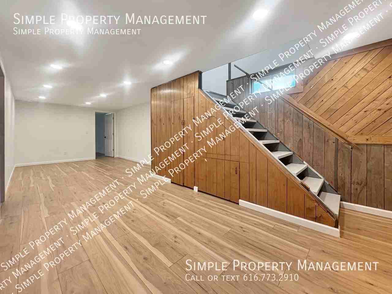 1323 Mason St Ne - Photo 5 of 19