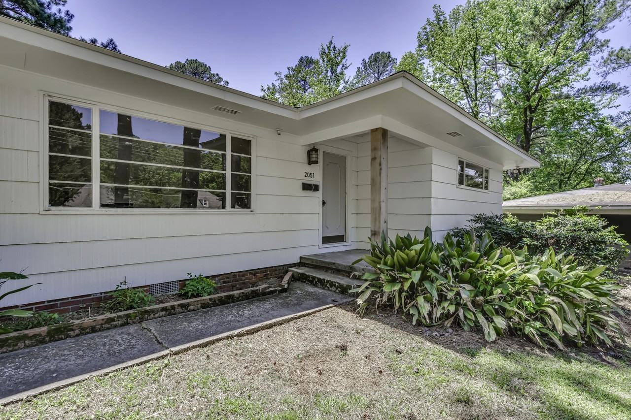 2051 Meadowbrook Rd - Photo 3 of 50
