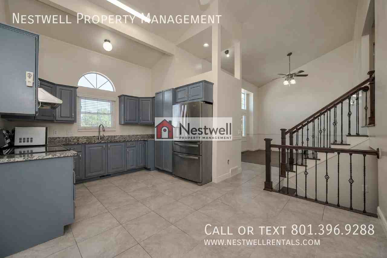 1118 E 10760 S - Photo 4 of 29