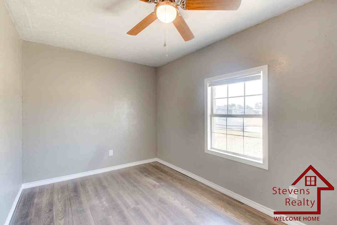 2013 Sw Mckinley Ave - Photo 5 of 14