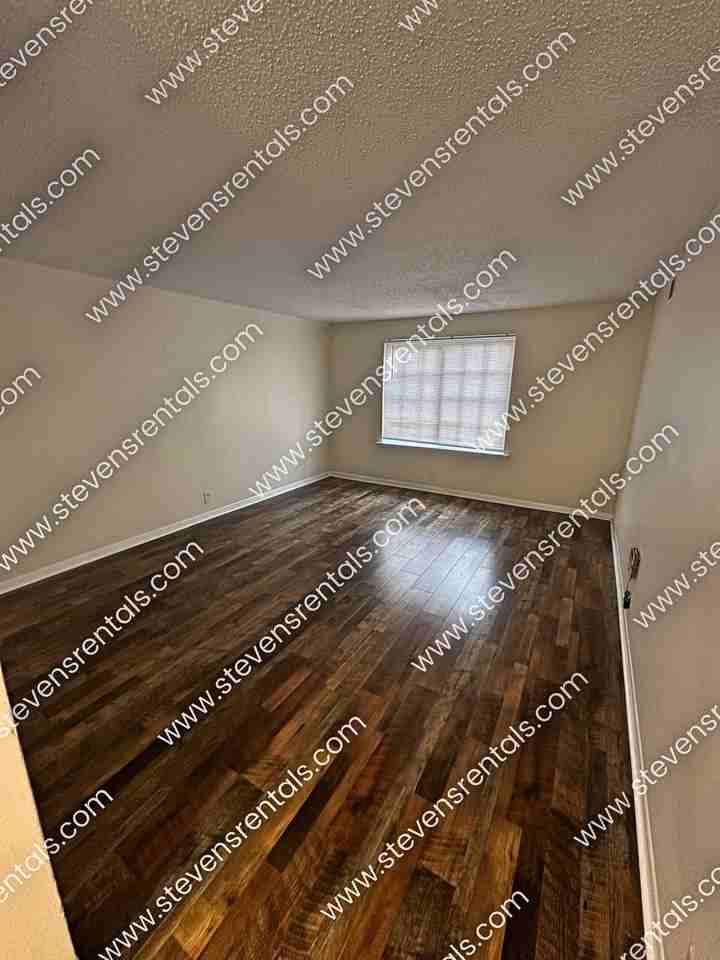441 Harding Pl #B5 - Photo 5 of 11