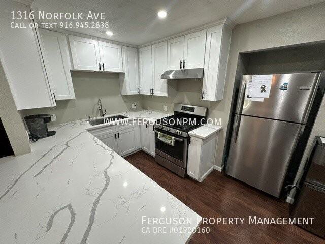 1316 Norfolk Ave - Photo 4 of 17