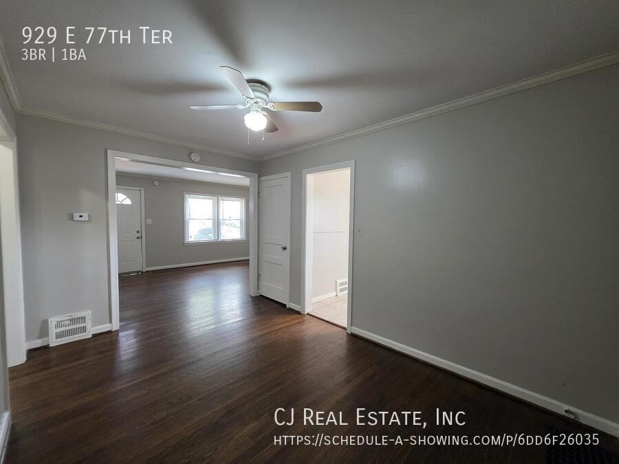 929 E 77th Ter - Photo 4 of 11