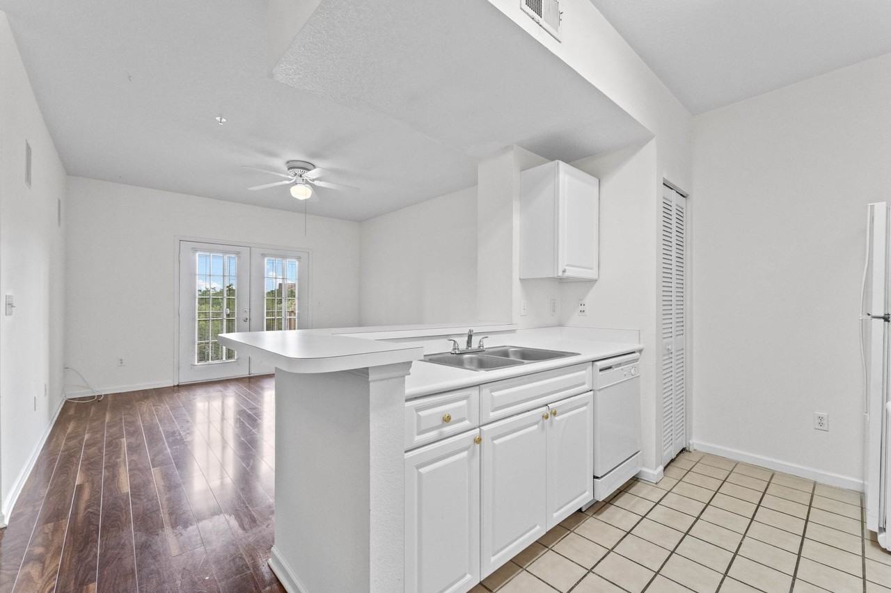 14341 Fredricksburg Dr #1005 - Photo 3 of 17
