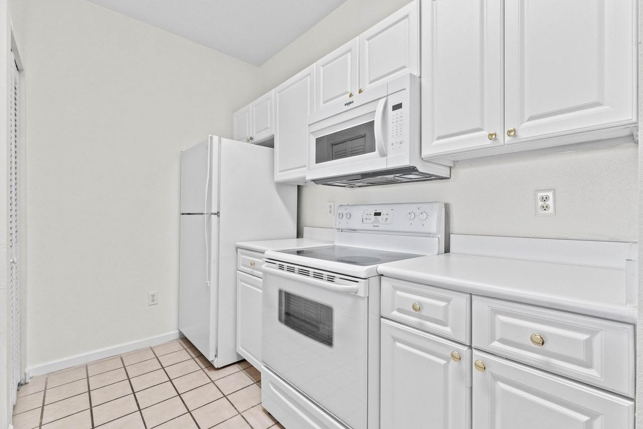 14341 Fredricksburg Dr #1005 - Photo 4 of 17