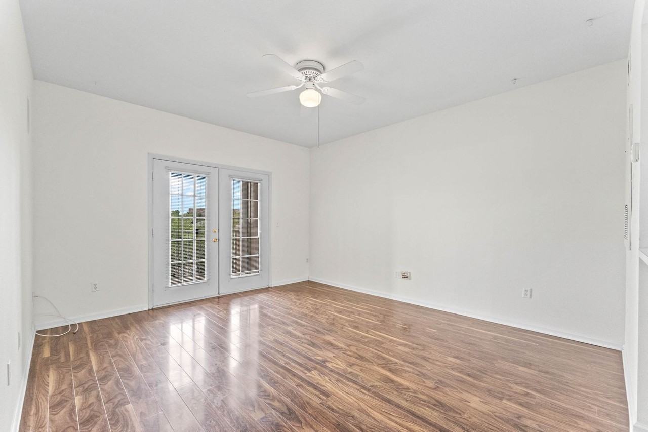 14341 Fredricksburg Dr #1005 - Photo 5 of 17