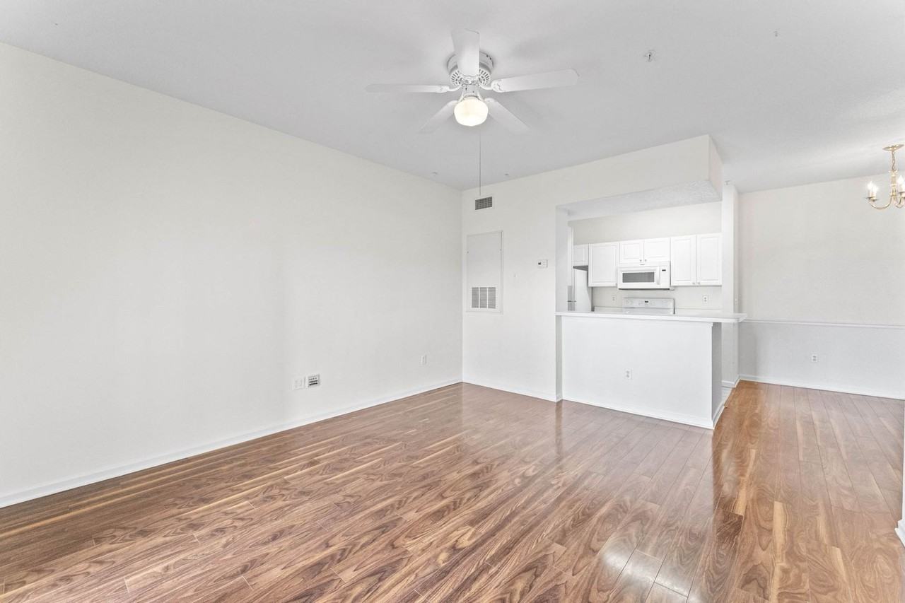 14341 Fredricksburg Dr #1005 - Photo 6 of 17