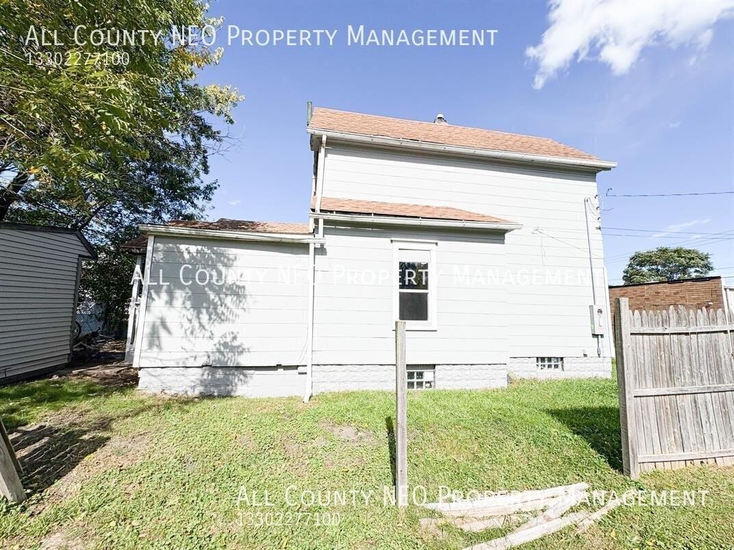 796 Sherman St - Photo 5 of 7