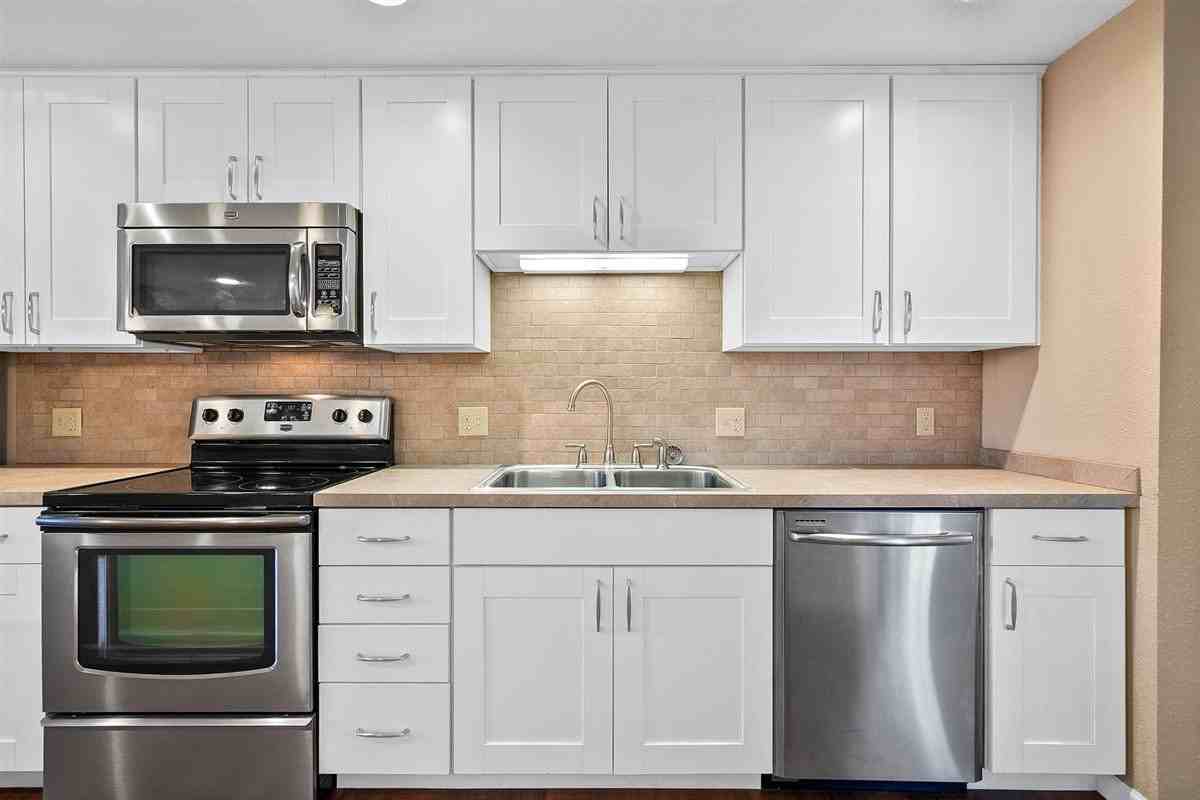 150 S Clarkson St #204 - Photo 4 of 27