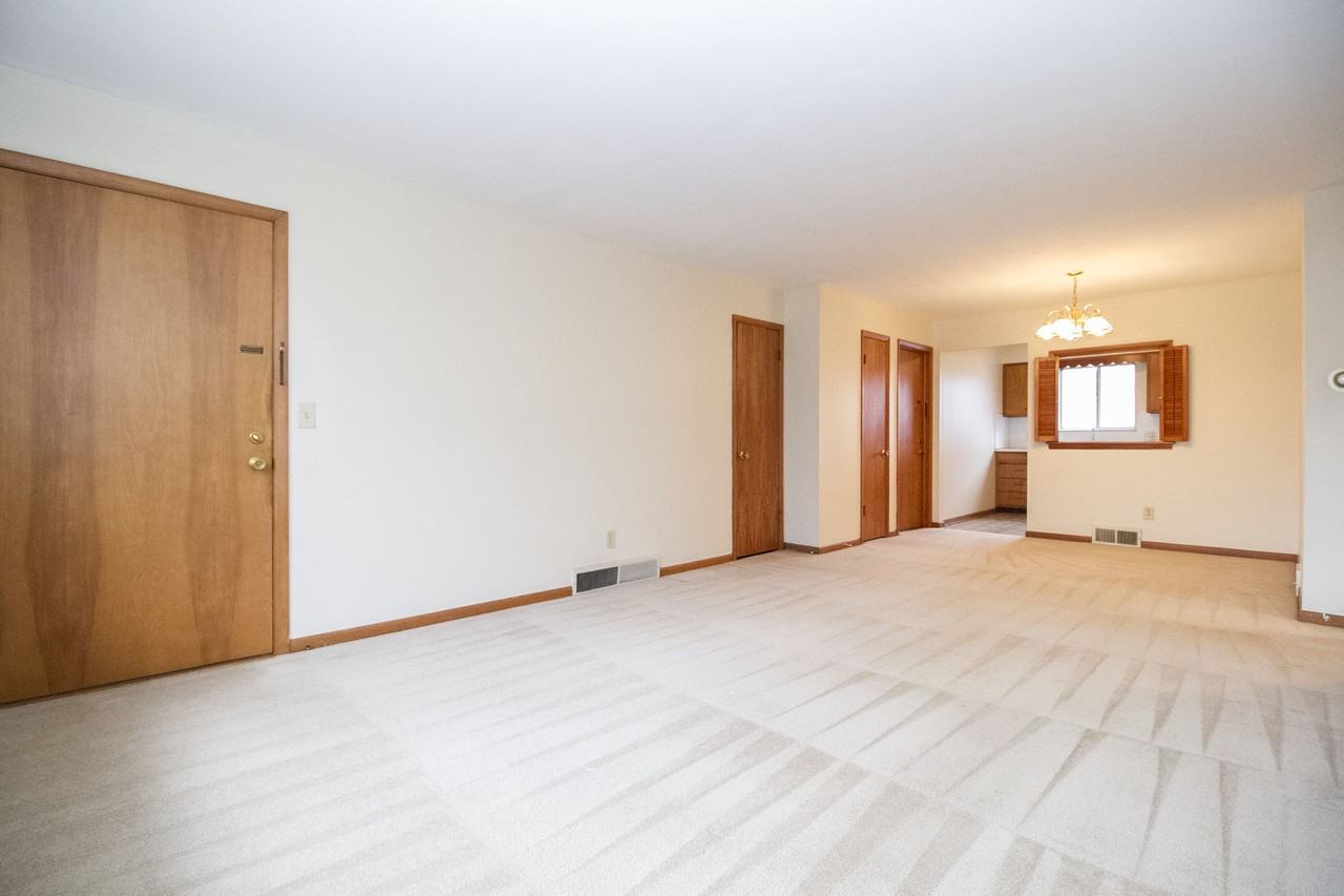 3036 Carskaddon Ave #3 - Photo 4 of 24