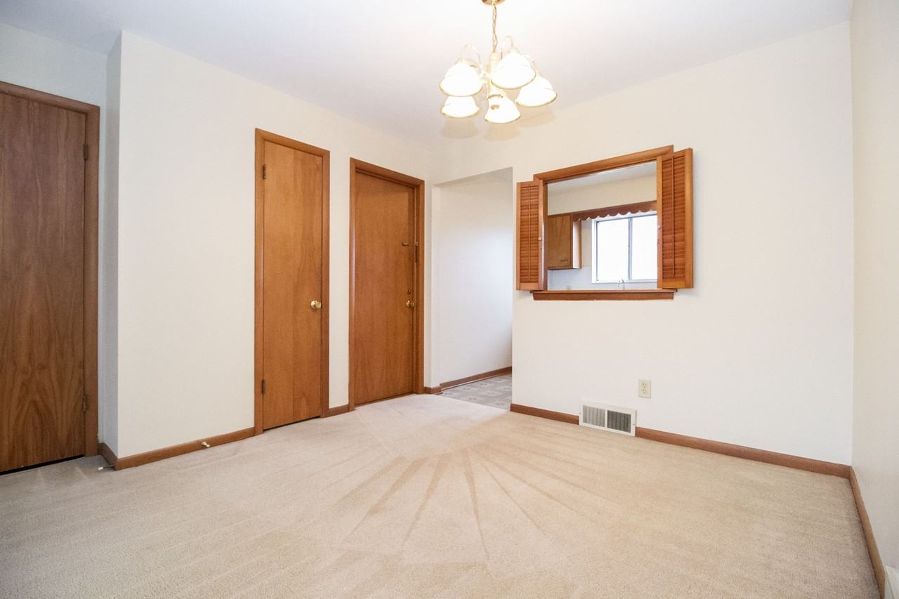 3036 Carskaddon Ave #3 - Photo 5 of 24