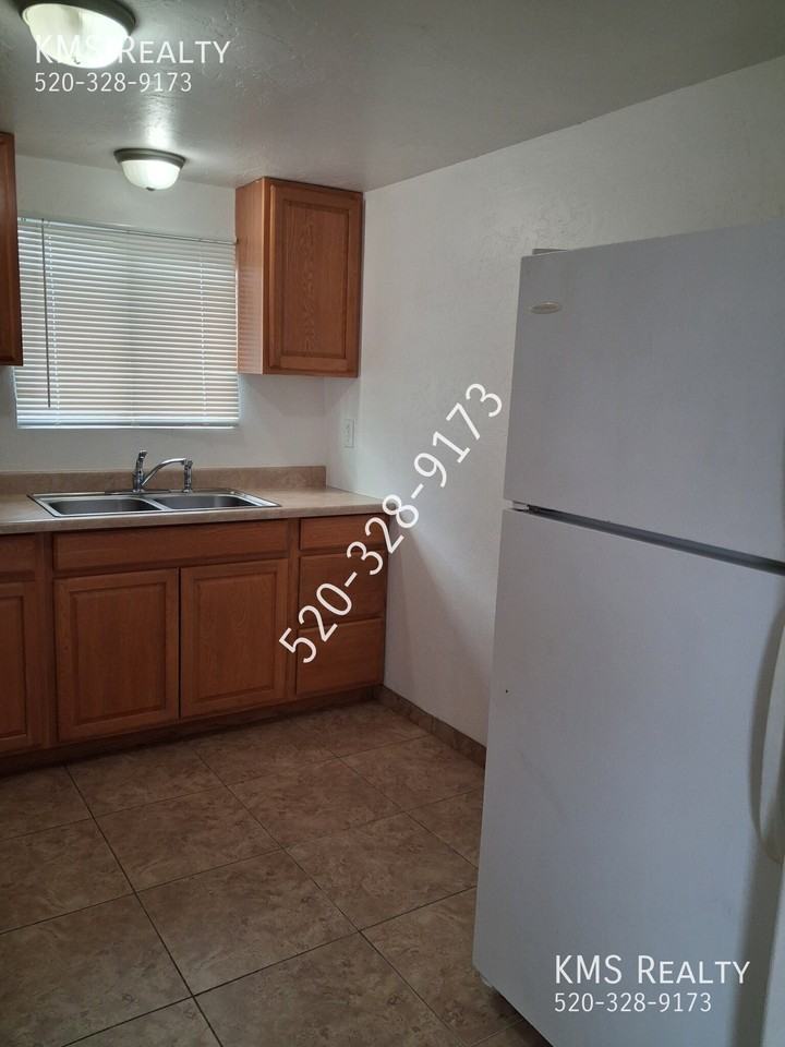 2949 N Alvernon Way #2 - Photo 5 of 7