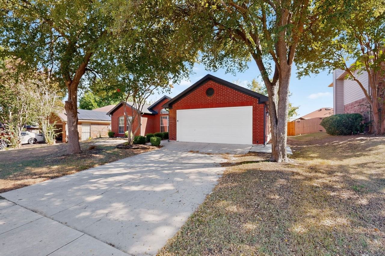 1714 Crestmeadow Ln - Photo 4 of 45