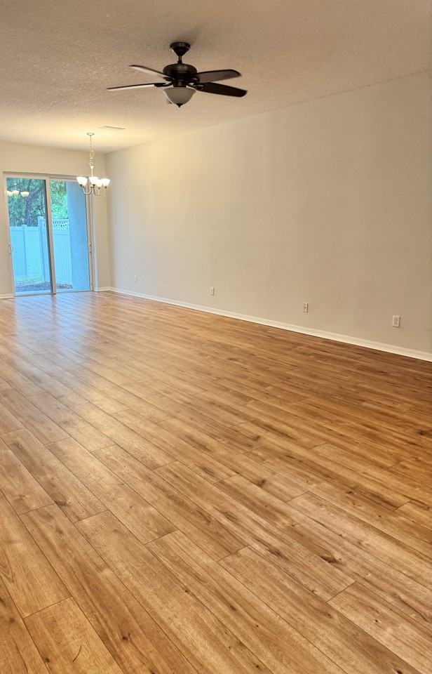 12594 Streamdale Dr - Photo 3 of 18