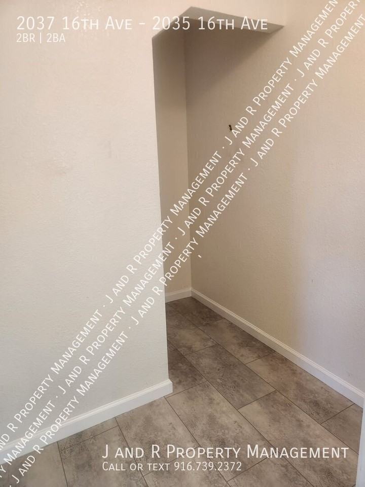 2037 16th Ave - Photo 7 of 23