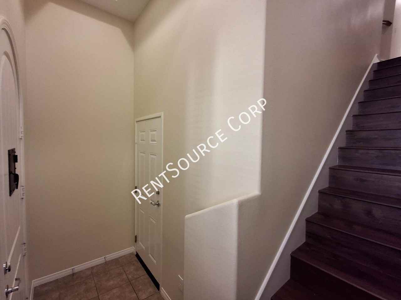 28465 Herrera St - Photo 3 of 36