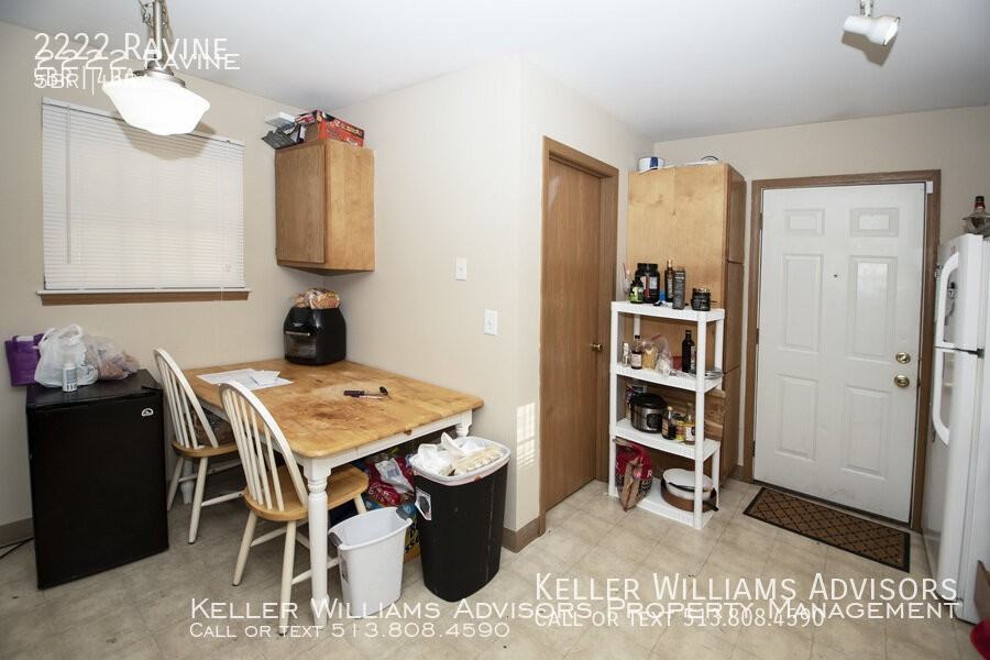 2222 Ravine St - Photo 3 of 28