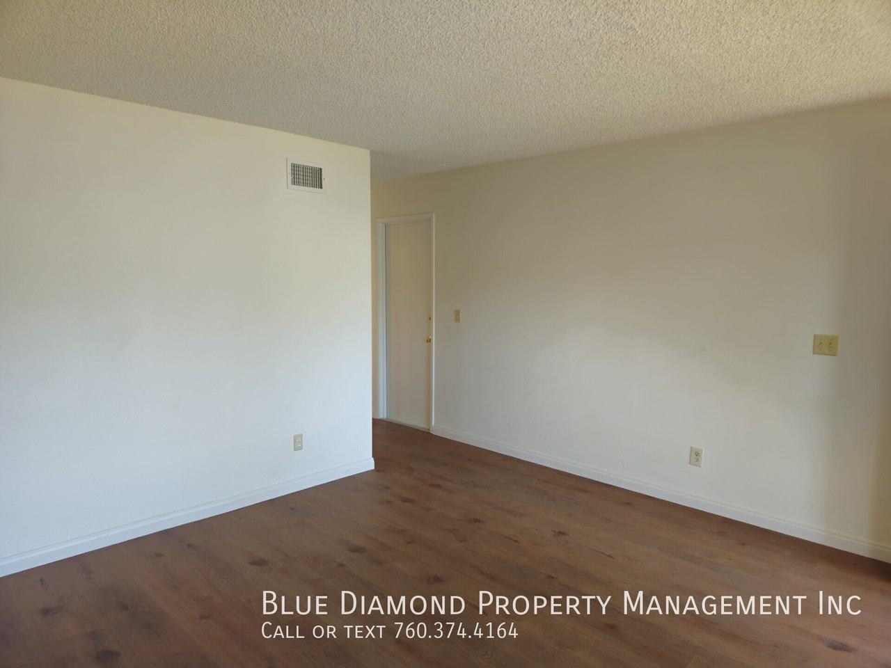 1268 Greenlake Dr - Photo 2 of 11
