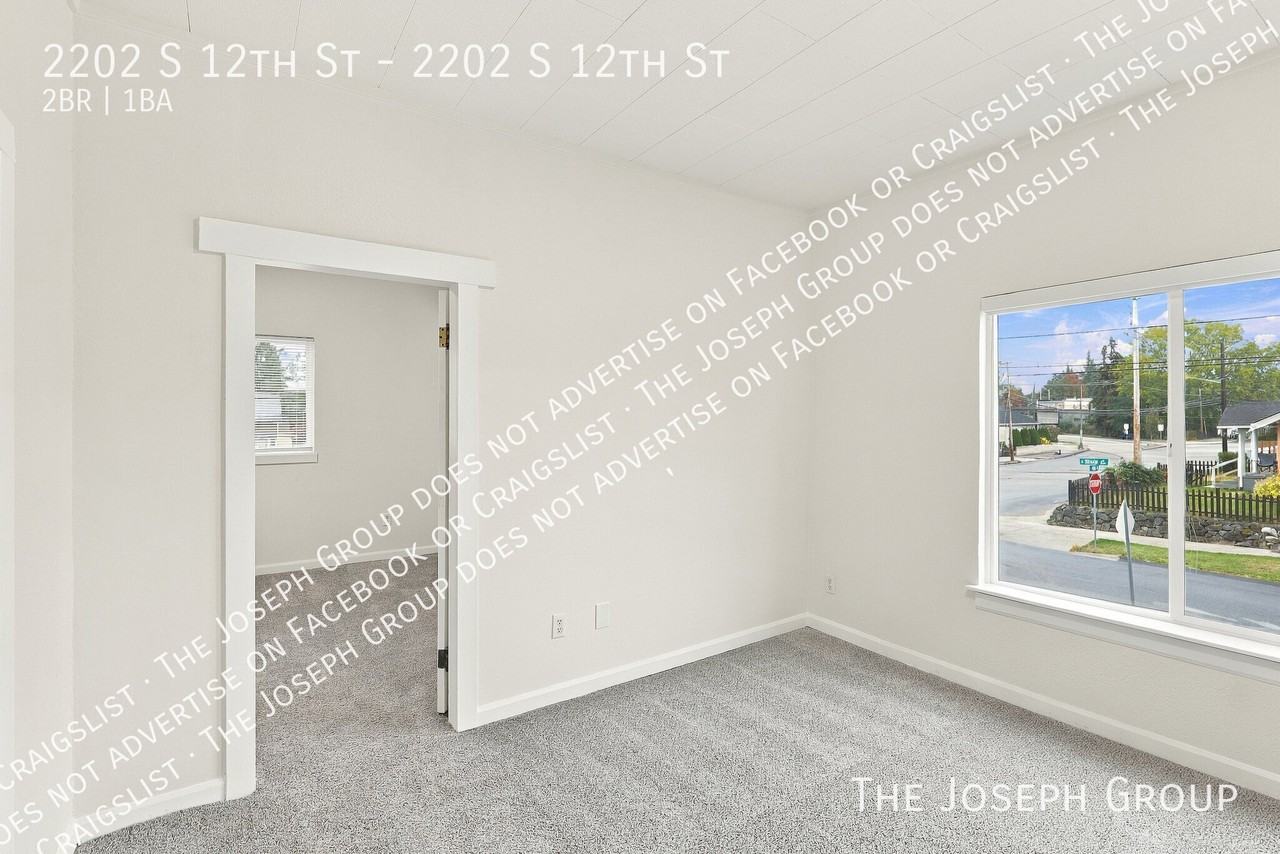 2202 S 12th St - Photo 3 of 22