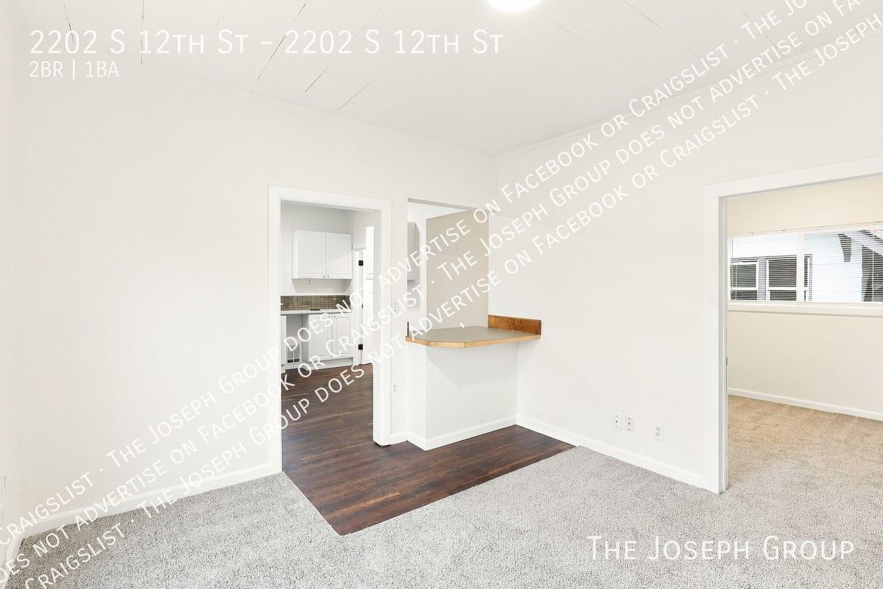 2202 S 12th St - Photo 4 of 22