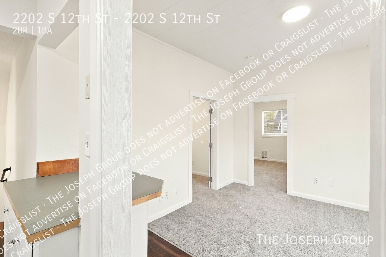 2202 S 12th St - Photo 6 of 22