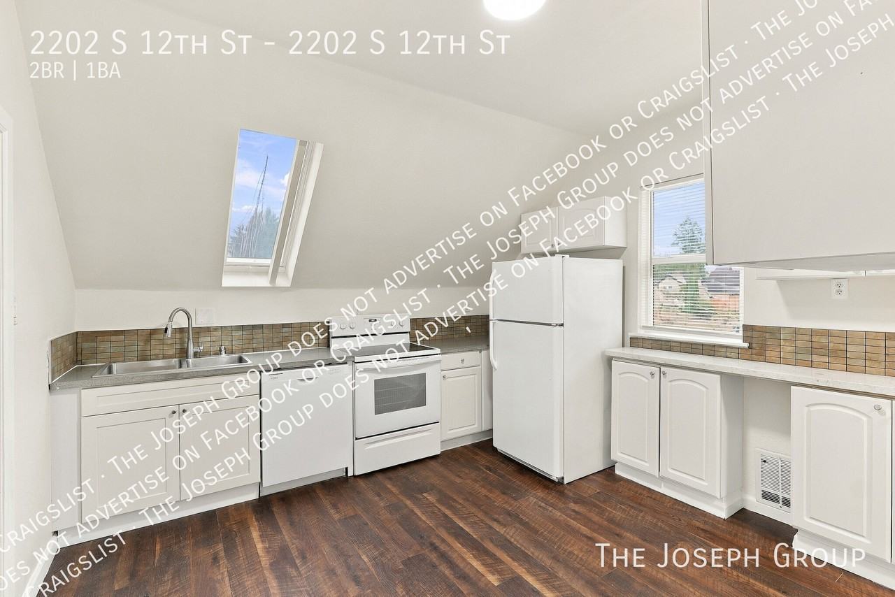 2202 S 12th St - Photo 7 of 22
