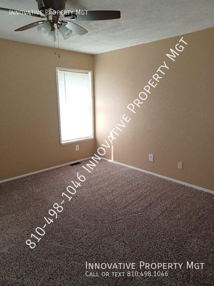 4029 Fraser St - Photo 4 of 44