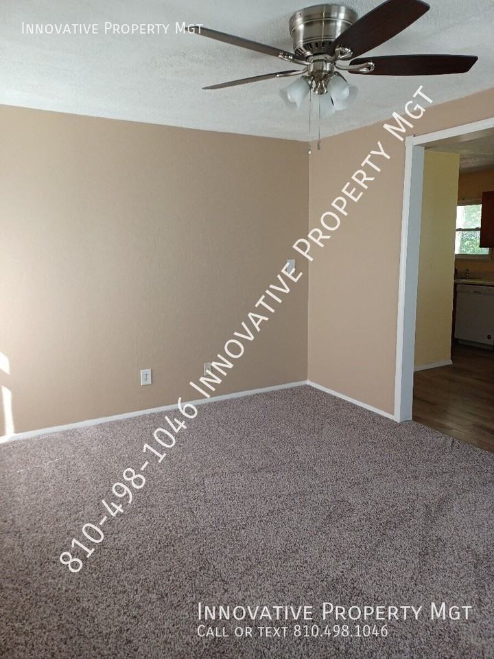 4029 Fraser St - Photo 5 of 44