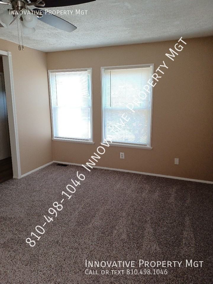 4029 Fraser St - Photo 7 of 44