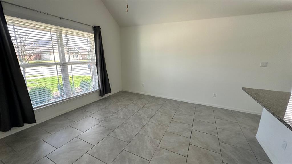 116 Krupp Ave #NA - Photo 4 of 38