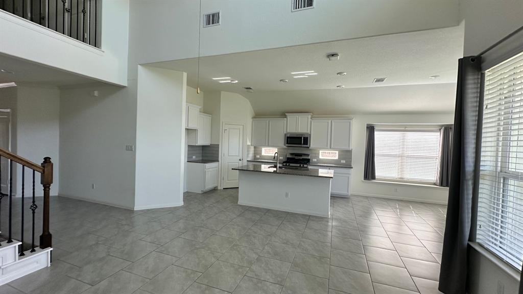 116 Krupp Ave #NA - Photo 5 of 38
