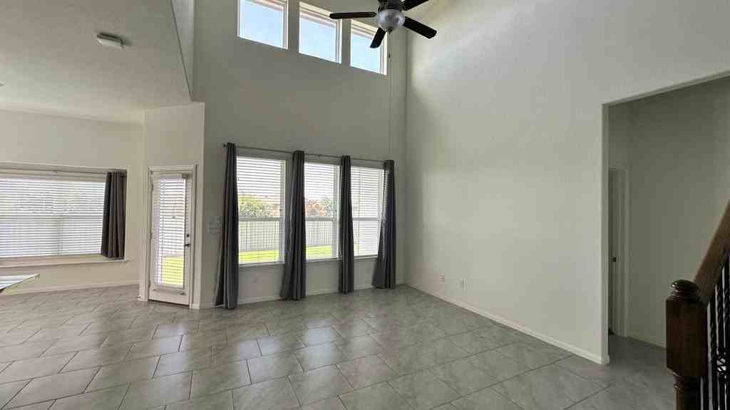 116 Krupp Ave #NA - Photo 6 of 38