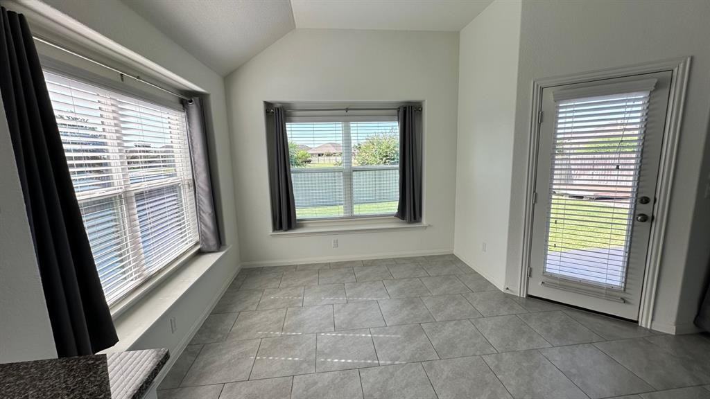 116 Krupp Ave #NA - Photo 7 of 38