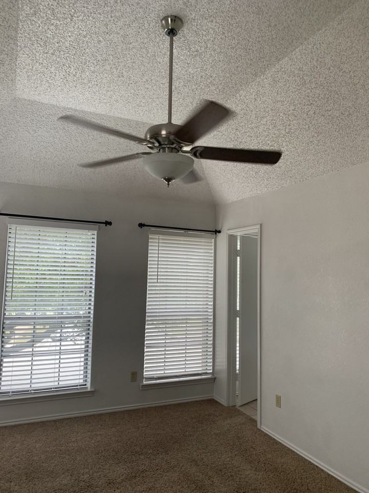 1207 W Hudgins St #1207 - Photo 5 of 13