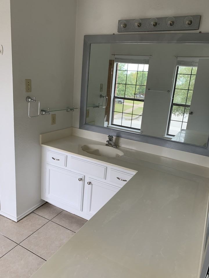 1207 W Hudgins St #1207 - Photo 7 of 13