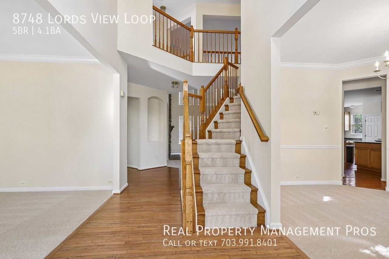 8748 Lords View Loop - Photo 4 of 48