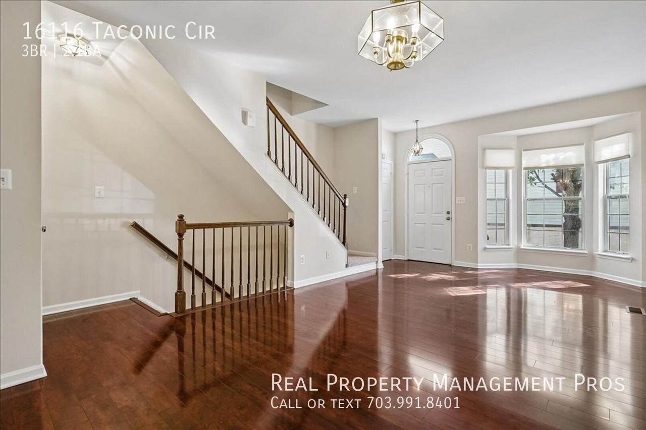 16116 Taconic Cir - Photo 2 of 24