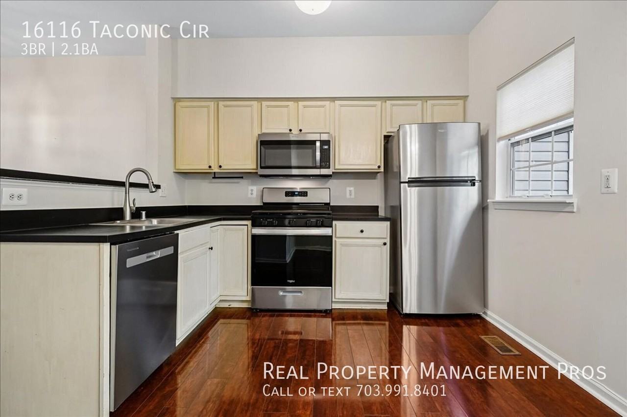 16116 Taconic Cir - Photo 6 of 24