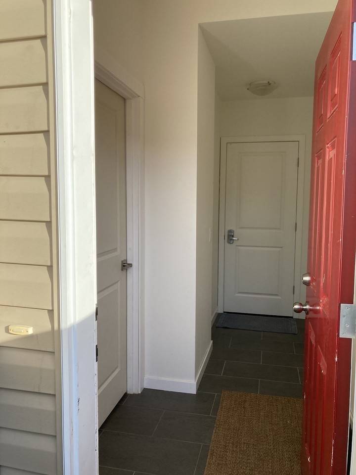 1070 New Brighton Pk Se - Photo 3 of 17