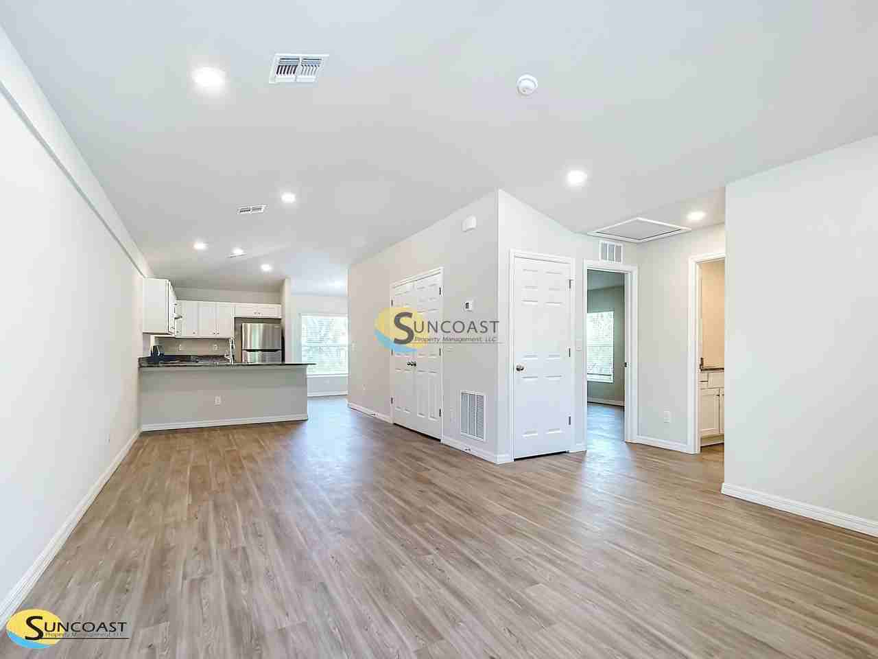 320 Camillia Ln - Photo 3 of 24