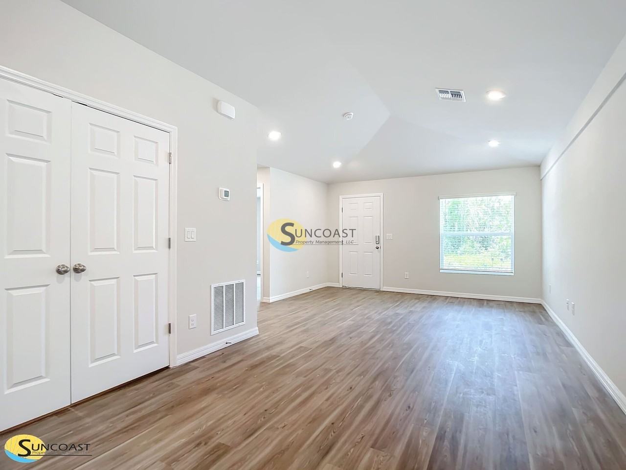 320 Camillia Ln - Photo 4 of 24