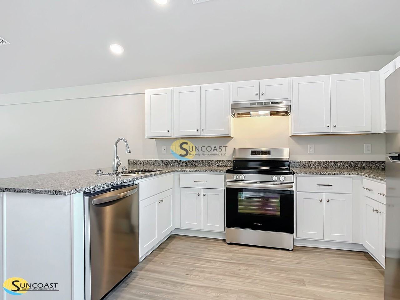 320 Camillia Ln - Photo 6 of 24
